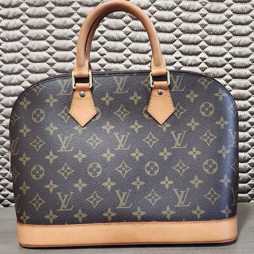 AUTHENTIC vintage louis vuitton ALMA PM